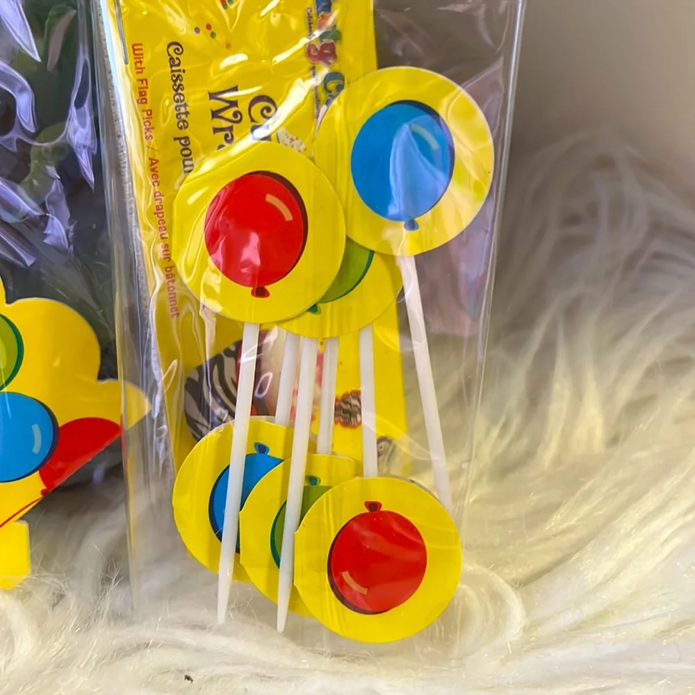 NWT Party Craft cupcake wrappers and toppers